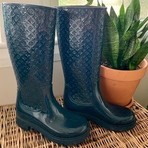 Louis Vuitton Monogram Galoshes in Navy
